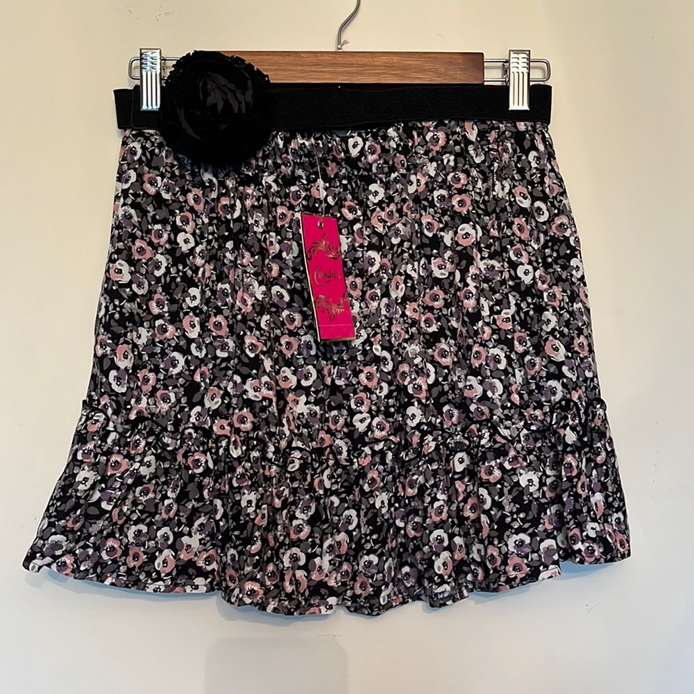 Candie’s NWT Floral Skirt